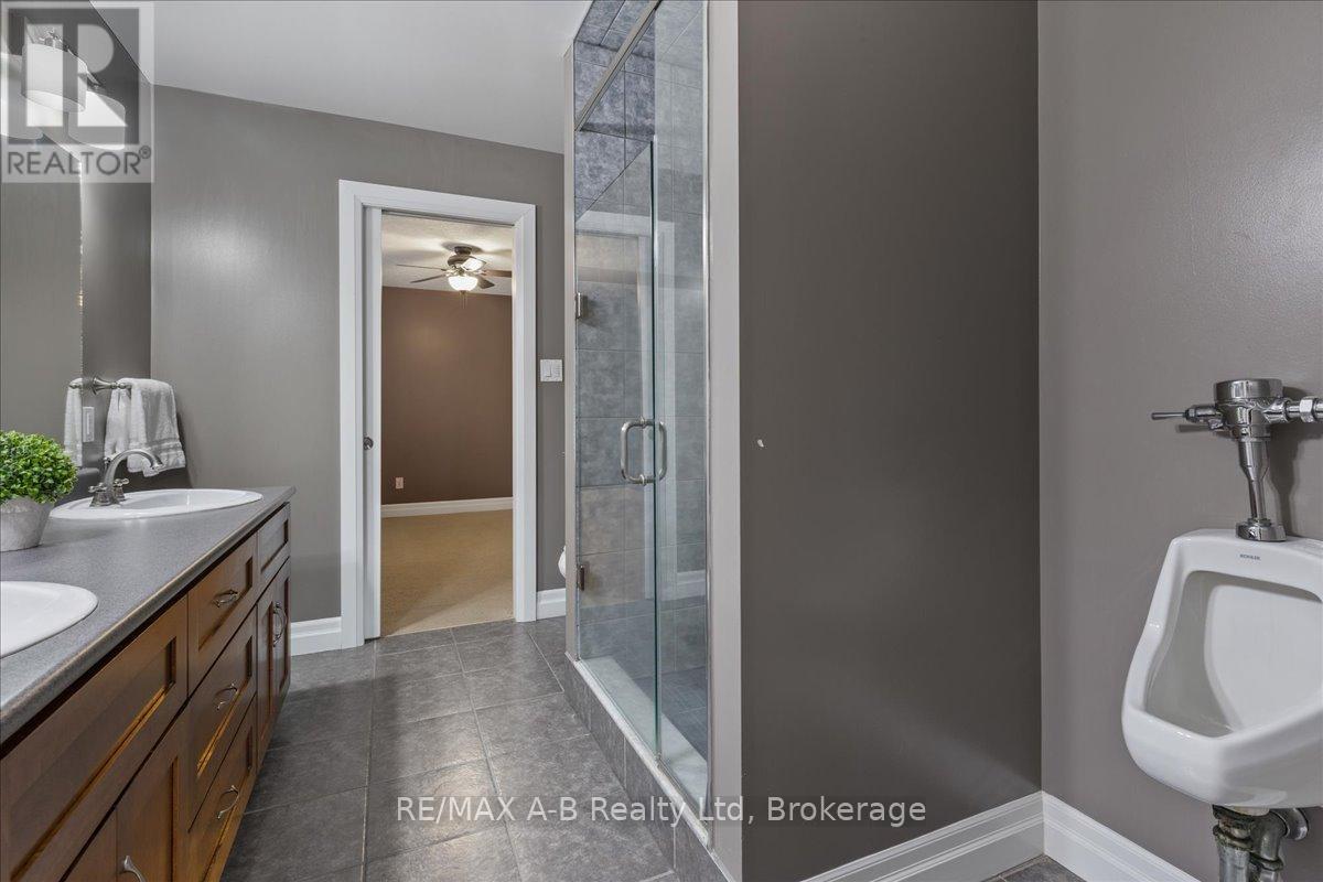 151 Huron Road, Perth South, Ontario  N0K 1X0 - Photo 38 - X12476130