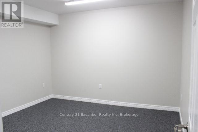 Office B - 540 Garafraxa Street E, Centre Wellington, Ontario  N1M 2B2 - Photo 4 - X12477702