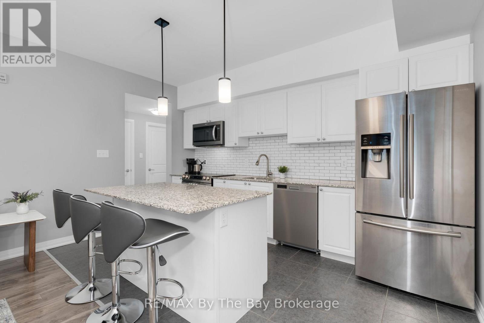 309 - 300 ESSA ROAD, Barrie, Ontario