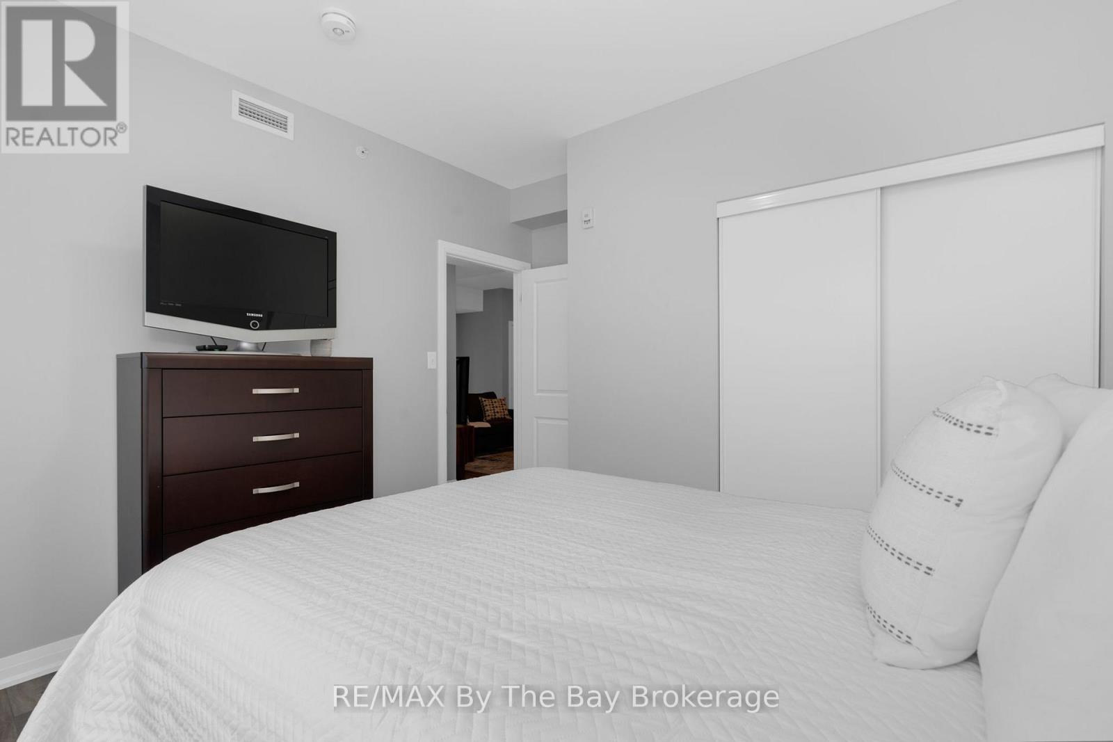 309 - 300 Essa Road, Barrie, Ontario  L9J 0B9 - Photo 19 - S12479407