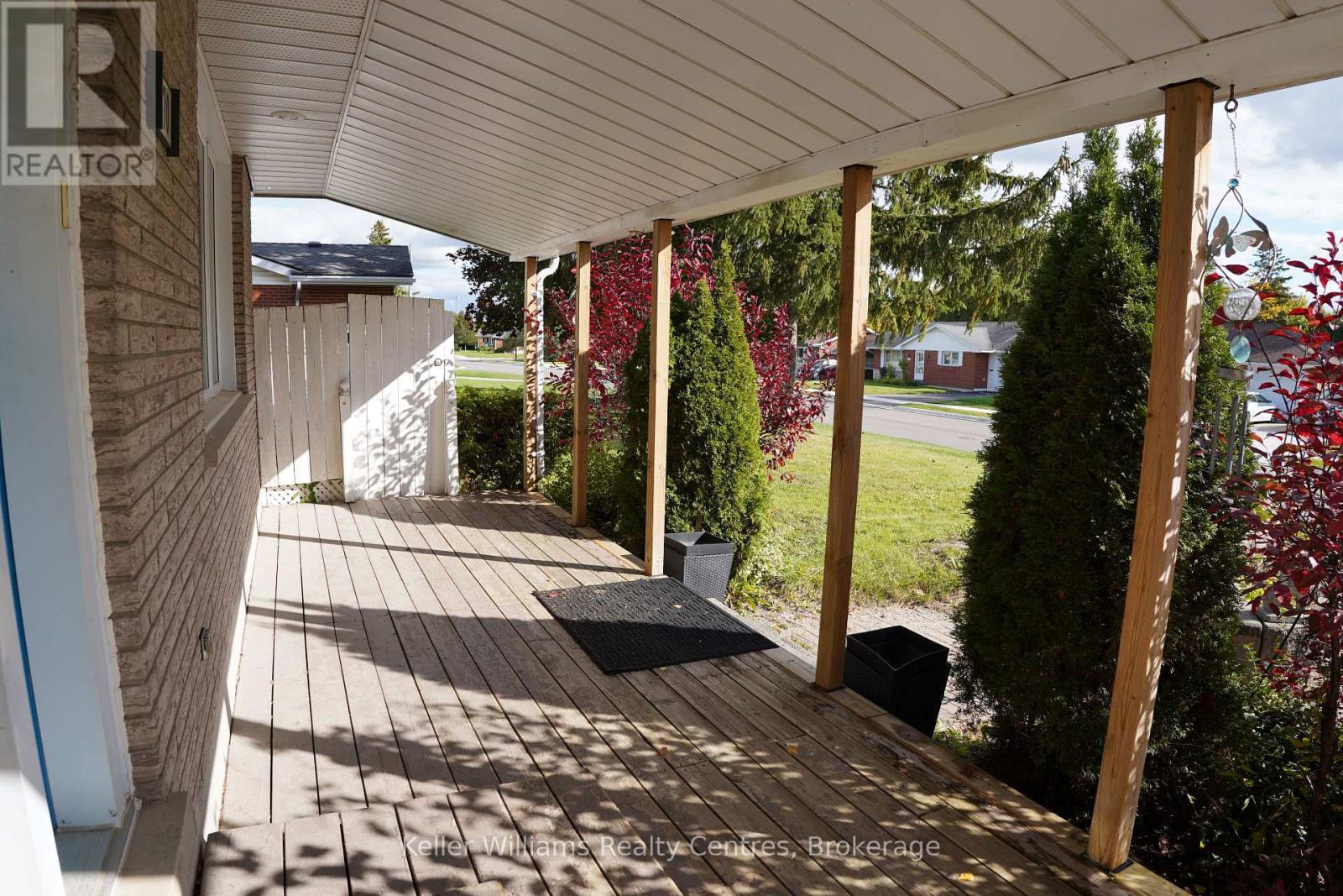 470 7th Street, Hanover, Ontario  N4N 2J4 - Photo 11 - X12479426