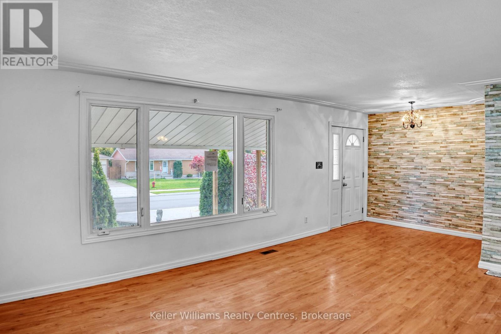 470 7th Street, Hanover, Ontario  N4N 2J4 - Photo 12 - X12479426