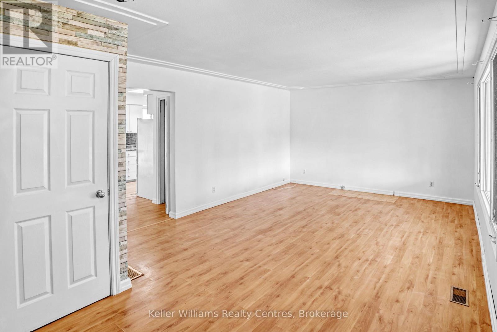 470 7th Street, Hanover, Ontario  N4N 2J4 - Photo 14 - X12479426