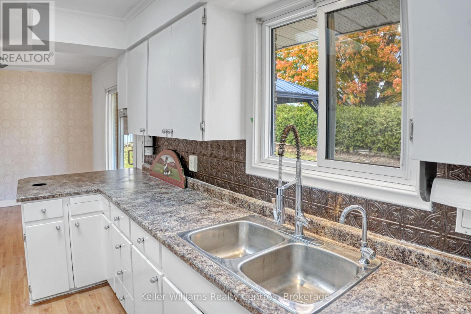 470 7th Street, Hanover, Ontario  N4N 2J4 - Photo 22 - X12479426