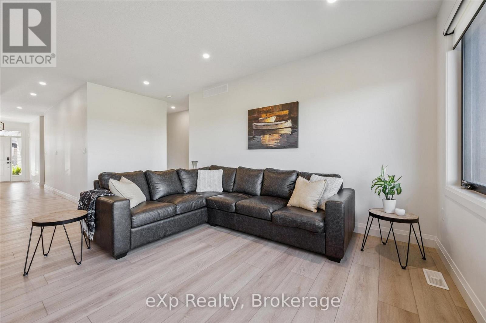 86 Rea Drive, Centre Wellington, Ontario  N1M 0H5 - Photo 19 - X12479864