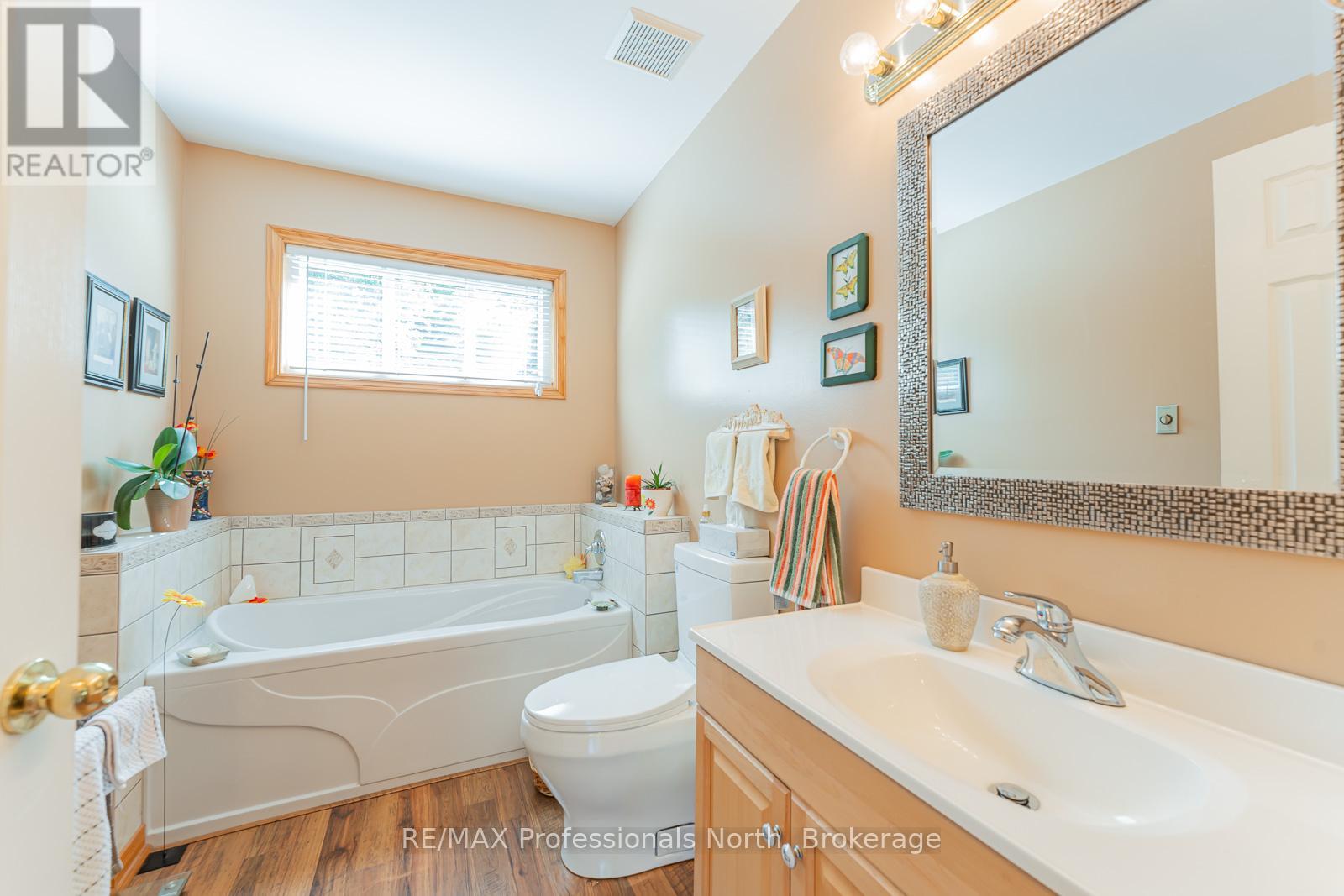 1029 Loyalist Drive, Minden Hills, Ontario  K0M 2K0 - Photo 13 - X12480500