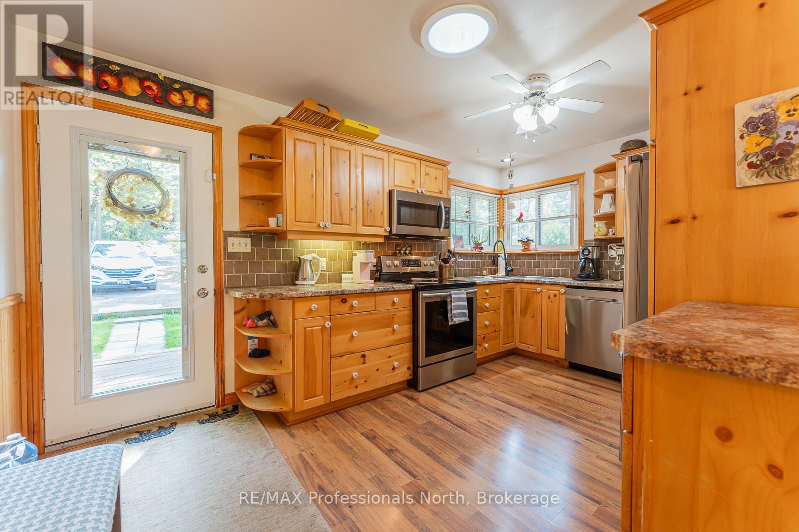 1029 Loyalist Drive, Minden Hills, Ontario  K0M 2K0 - Photo 5 - X12480500