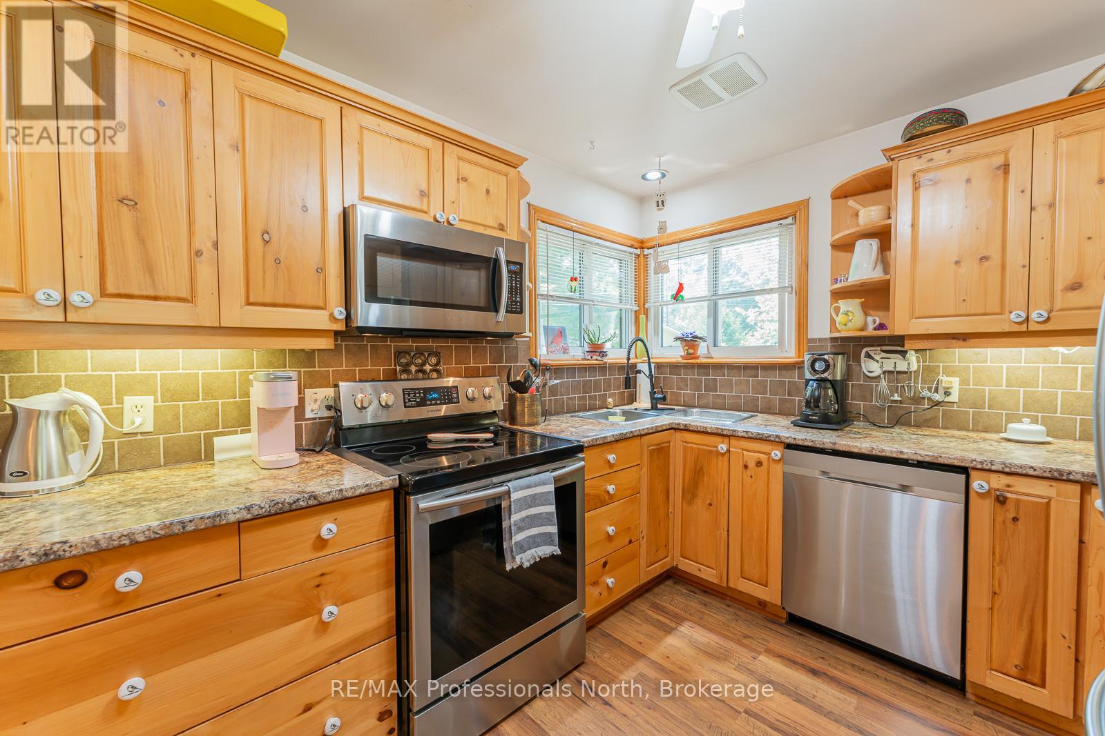 1029 Loyalist Drive, Minden Hills, Ontario  K0M 2K0 - Photo 6 - X12480500