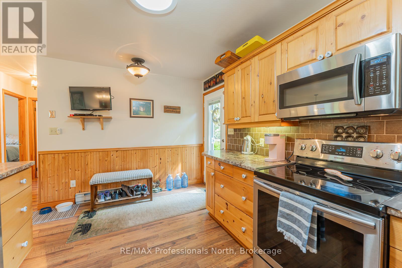 1029 Loyalist Drive, Minden Hills, Ontario  K0M 2K0 - Photo 7 - X12480500