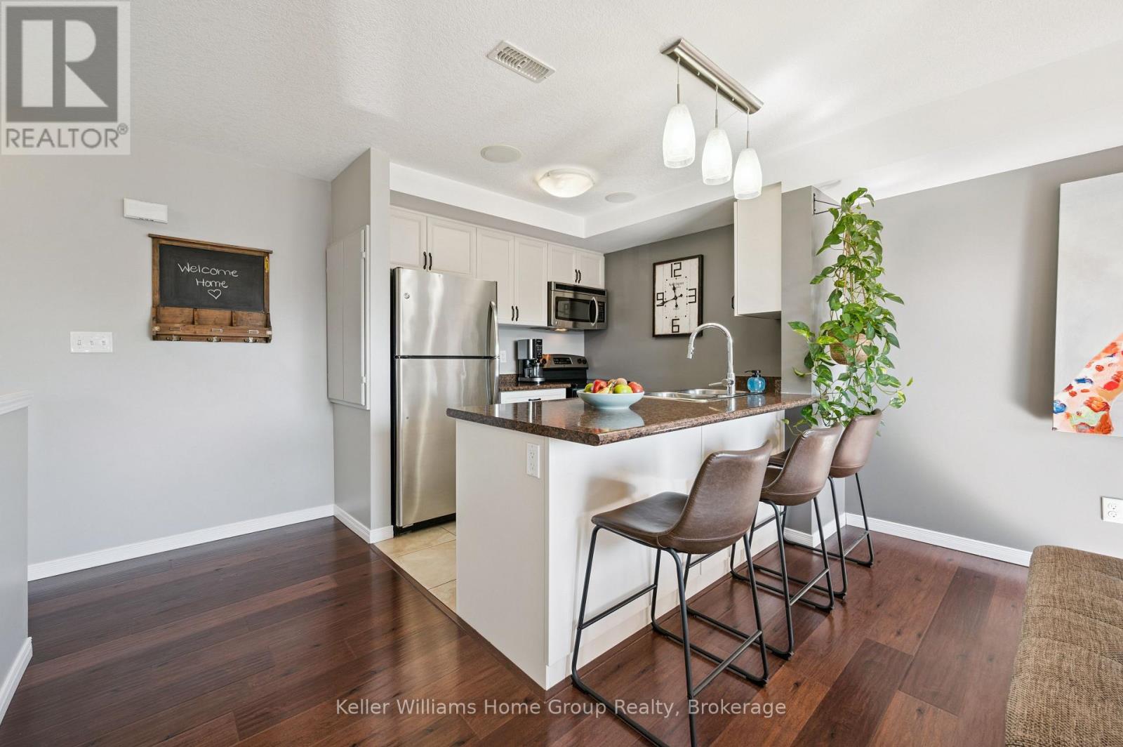 22 - 35 Mountford Drive, Guelph, Ontario  N1E 0G6 - Photo 4 - X12480632