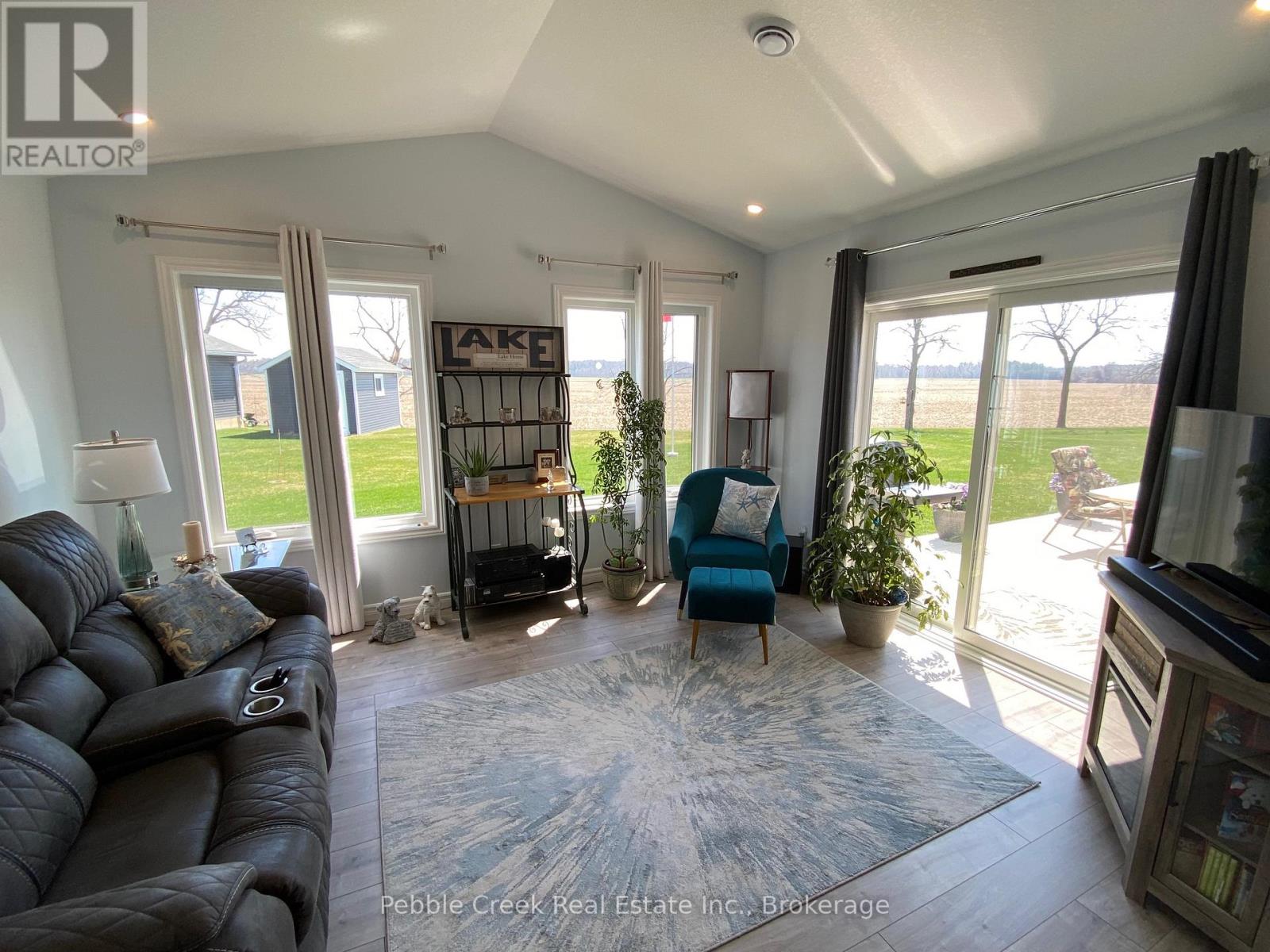 209 Lake Breeze Drive, Ashfield-Colborne-Wawanosh, Ontario  N7A 0C6 - Photo 16 - X12482007