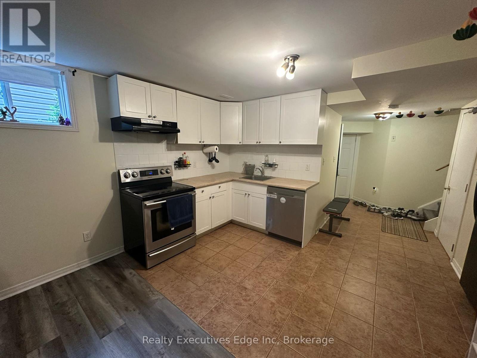 Lower - 242 Farley Drive, Guelph, Ontario  N1L 1N2 - Photo 5 - X12482741