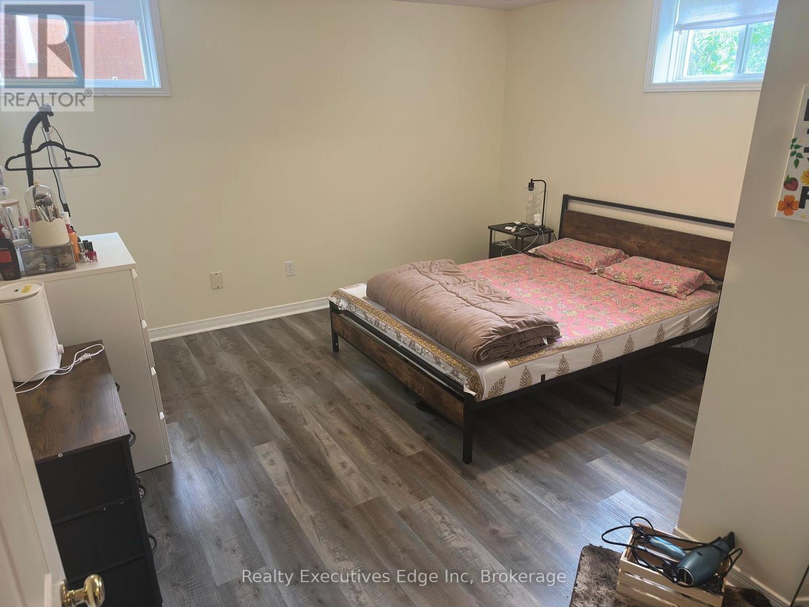 Lower - 242 Farley Drive, Guelph, Ontario  N1L 1N2 - Photo 6 - X12482741