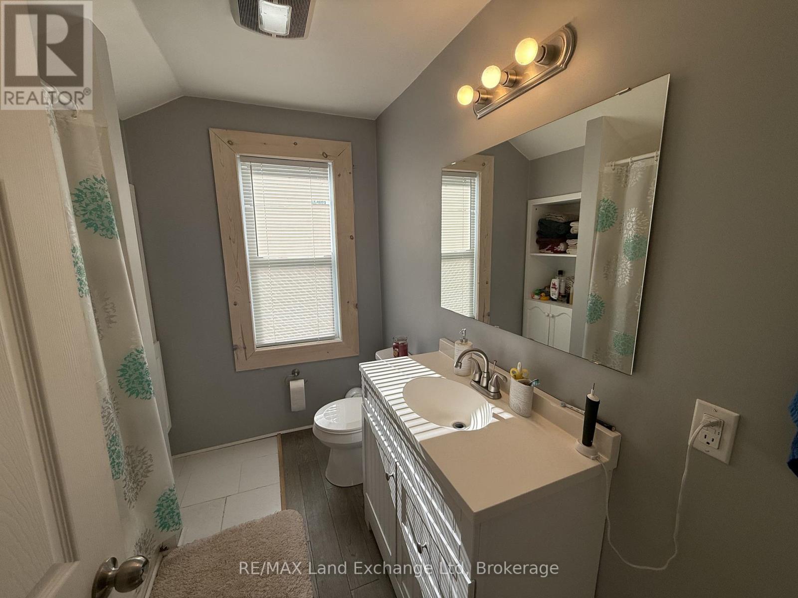 26 Patrick Street W, North Huron, Ontario  N0G 2W0 - Photo 18 - X12484414