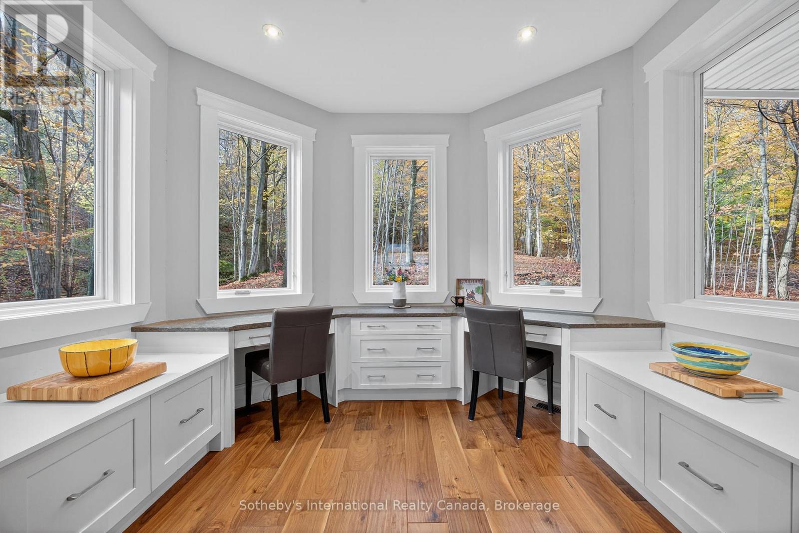 112 Arrowhead Crescent, Blue Mountains, Ontario  L9Y 0R9 - Photo 11 - X12484560