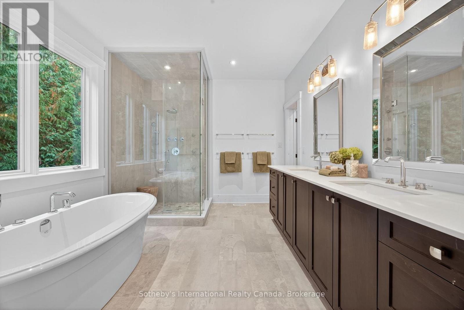 112 Arrowhead Crescent, Blue Mountains, Ontario  L9Y 0R9 - Photo 19 - X12484560