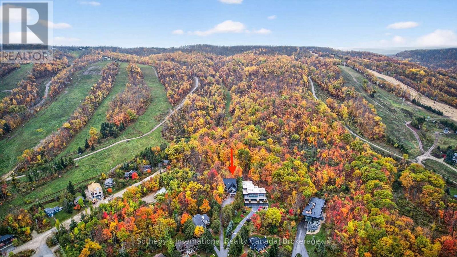 112 Arrowhead Crescent, Blue Mountains, Ontario  L9Y 0R9 - Photo 2 - X12484560