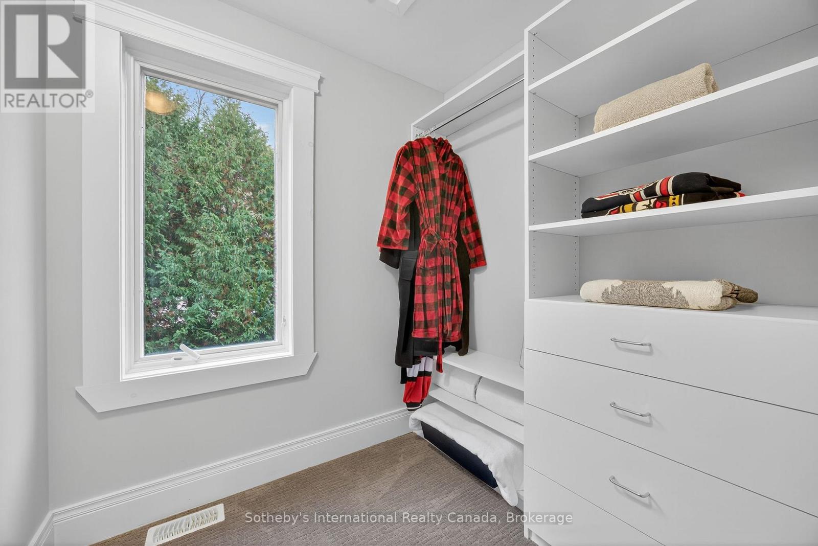 112 Arrowhead Crescent, Blue Mountains, Ontario  L9Y 0R9 - Photo 32 - X12484560