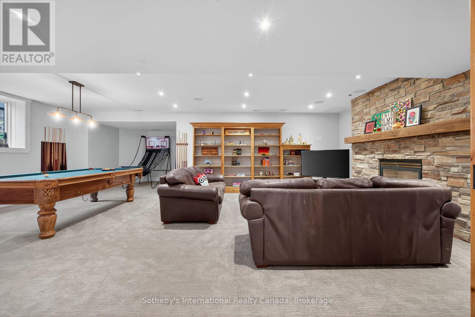 112 Arrowhead Crescent, Blue Mountains, Ontario  L9Y 0R9 - Photo 36 - X12484560