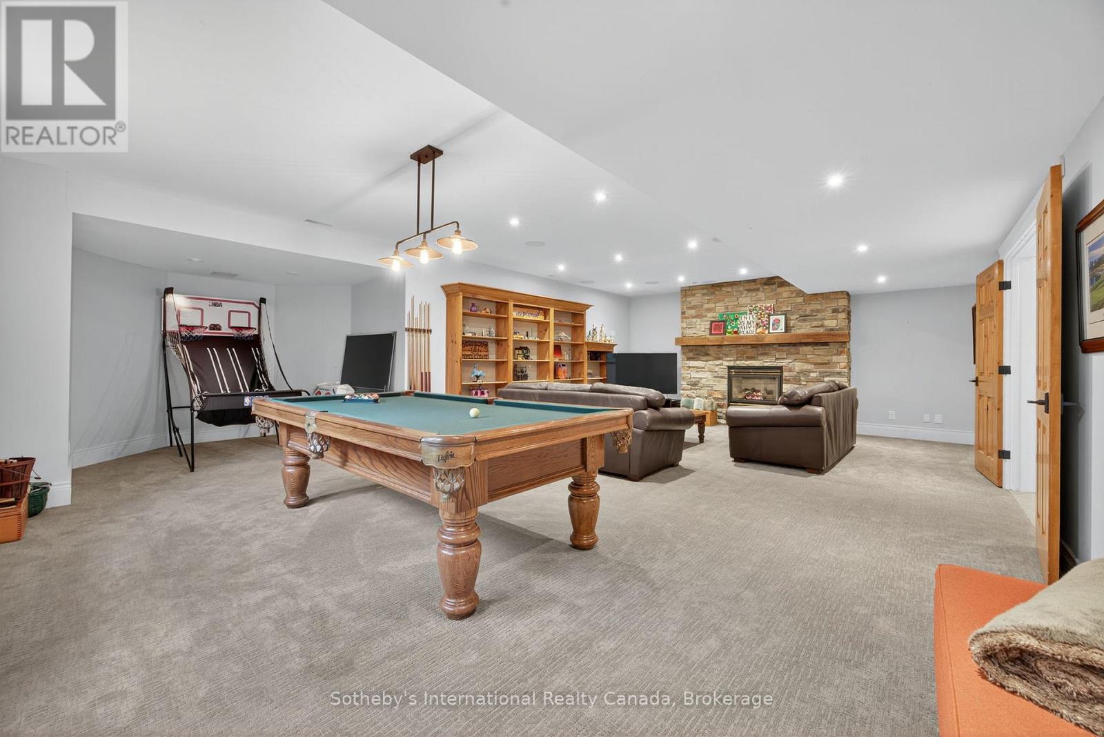 112 Arrowhead Crescent, Blue Mountains, Ontario  L9Y 0R9 - Photo 37 - X12484560