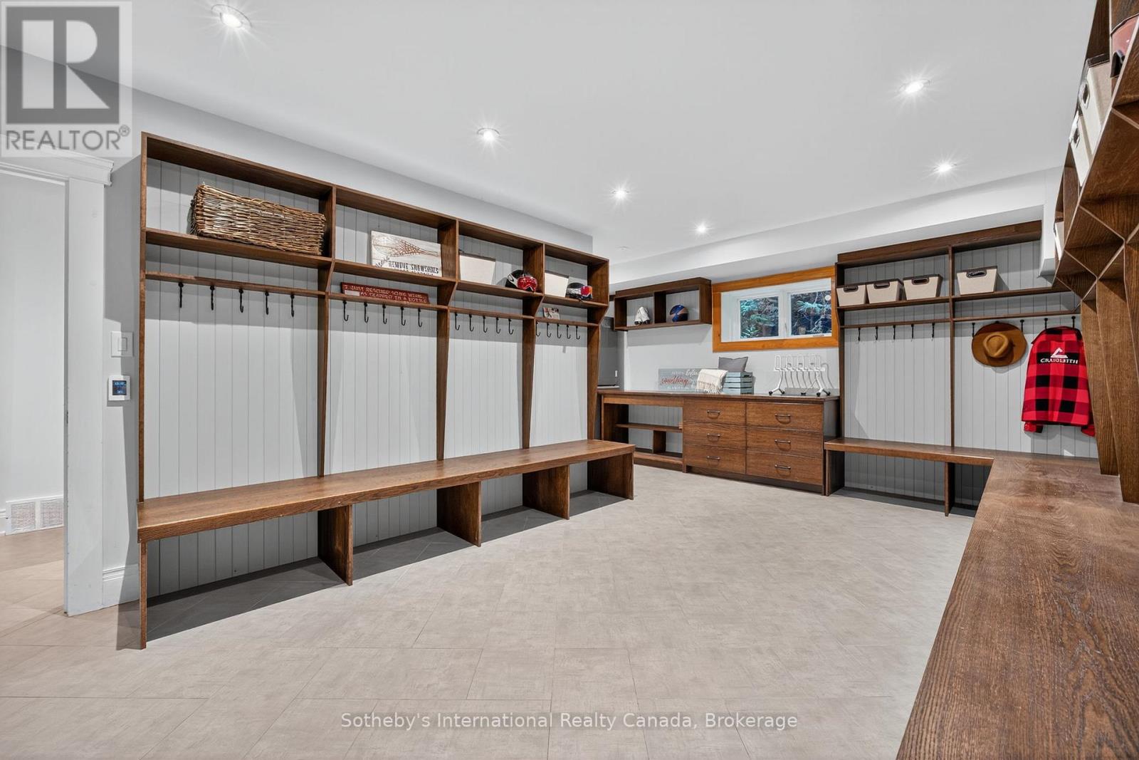 112 Arrowhead Crescent, Blue Mountains, Ontario  L9Y 0R9 - Photo 39 - X12484560