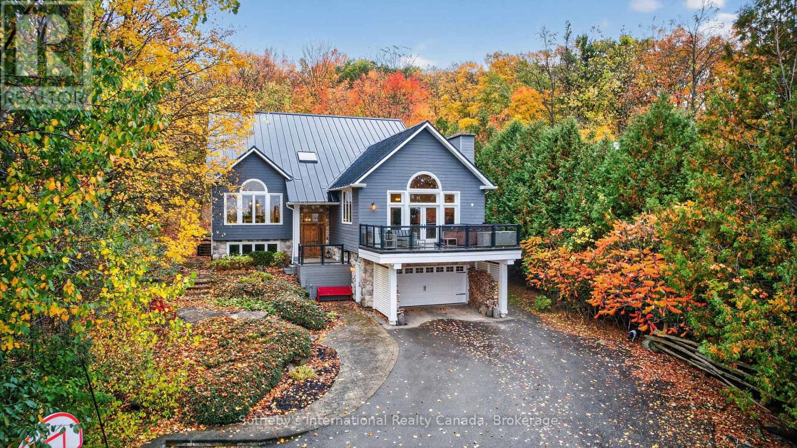 112 Arrowhead Crescent, Blue Mountains, Ontario  L9Y 0R9 - Photo 4 - X12484560