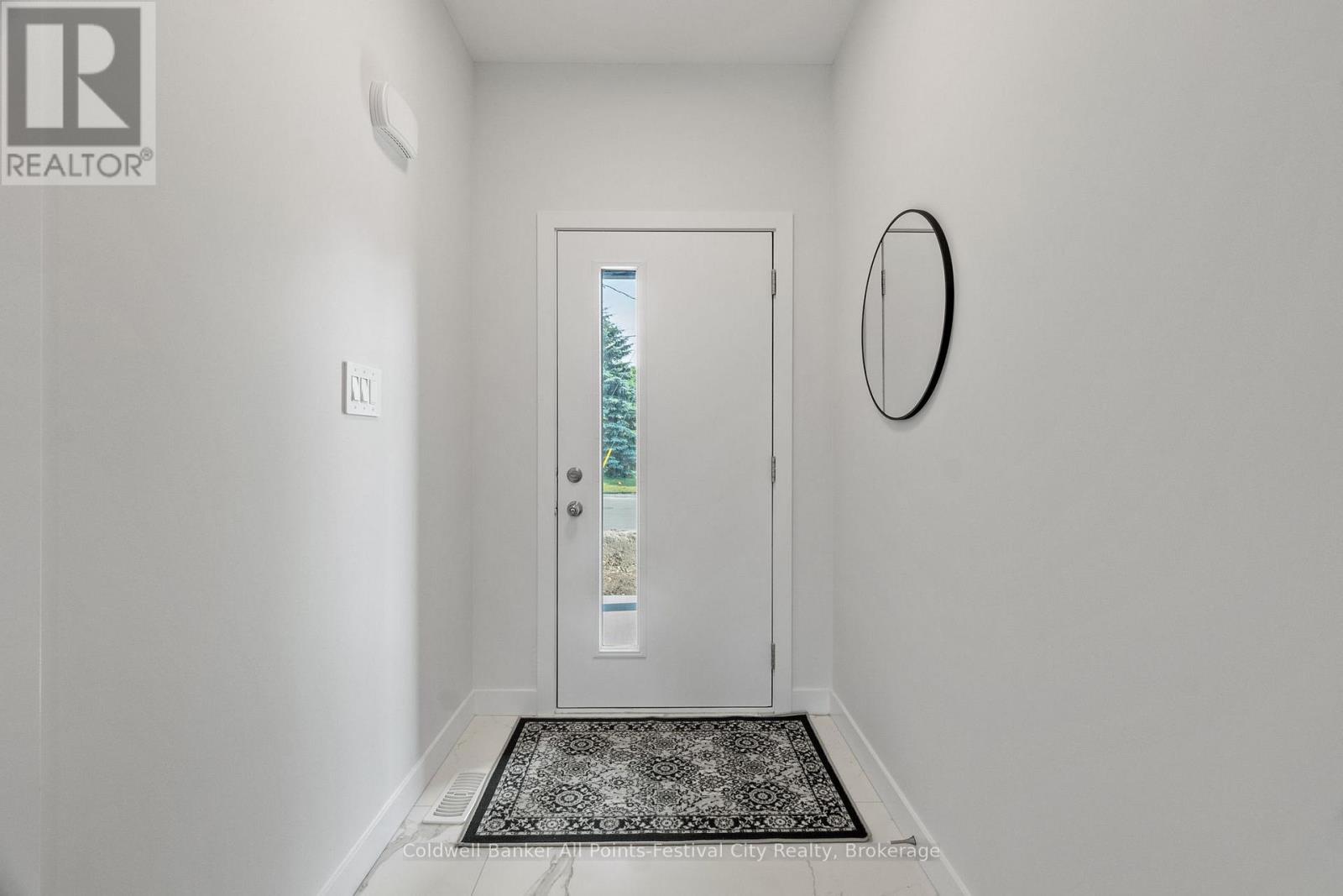 171 Elgin Avenue, Goderich, Ontario  N7A 1K7 - Photo 6 - X12486220