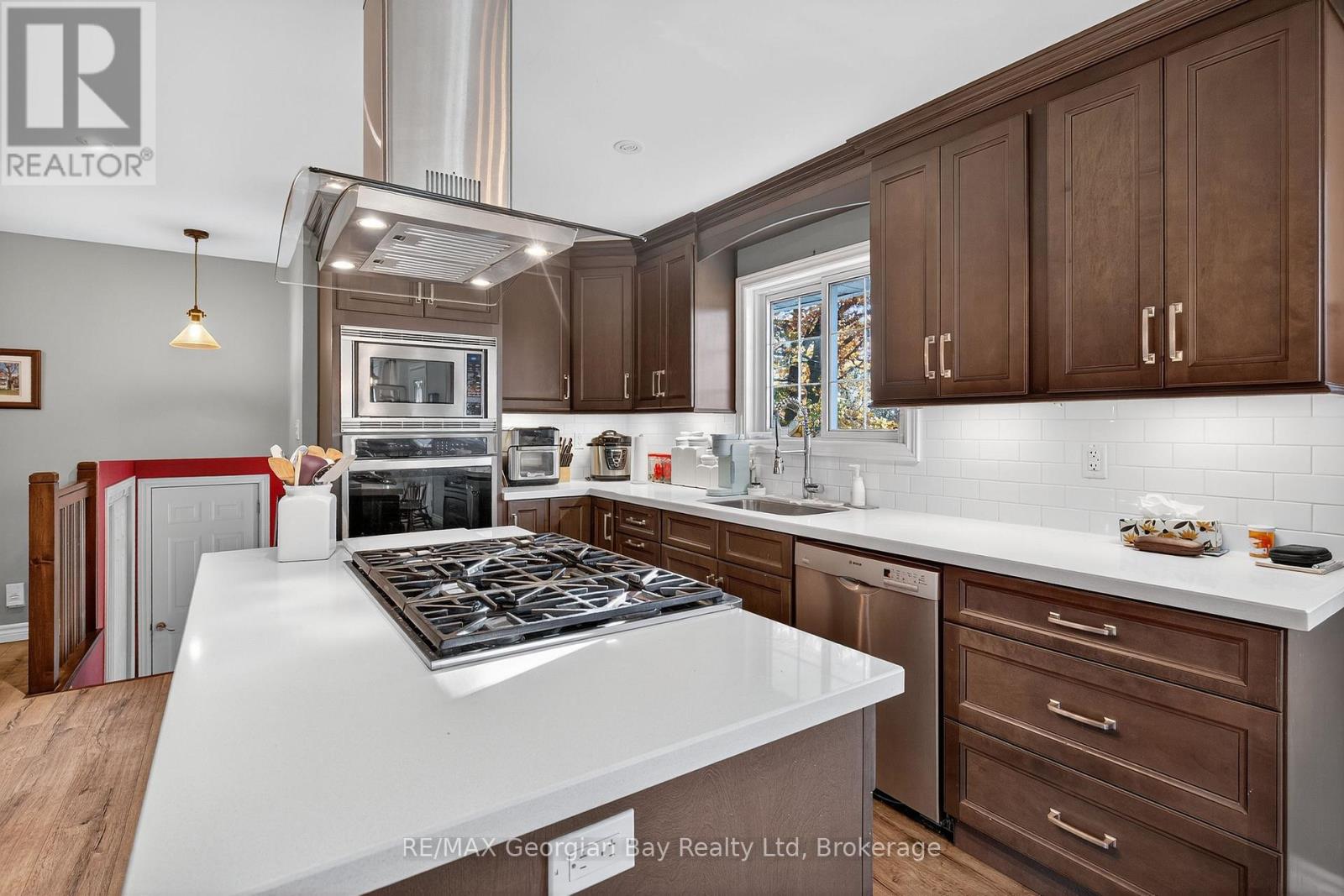 1034 Pine Grove Road, Penetanguishene, Ontario  L9M 2B5 - Photo 12 - S12487432