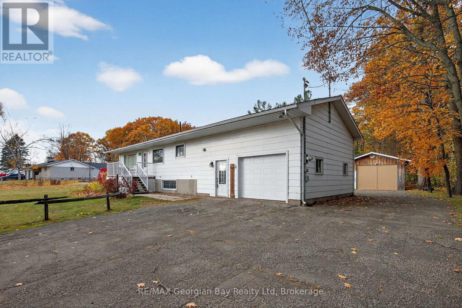 1034 Pine Grove Road, Penetanguishene, Ontario  L9M 2B5 - Photo 3 - S12487432