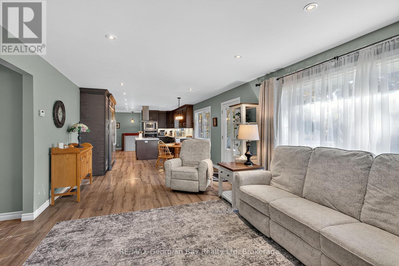 1034 Pine Grove Road, Penetanguishene, Ontario  L9M 2B5 - Photo 8 - S12487432