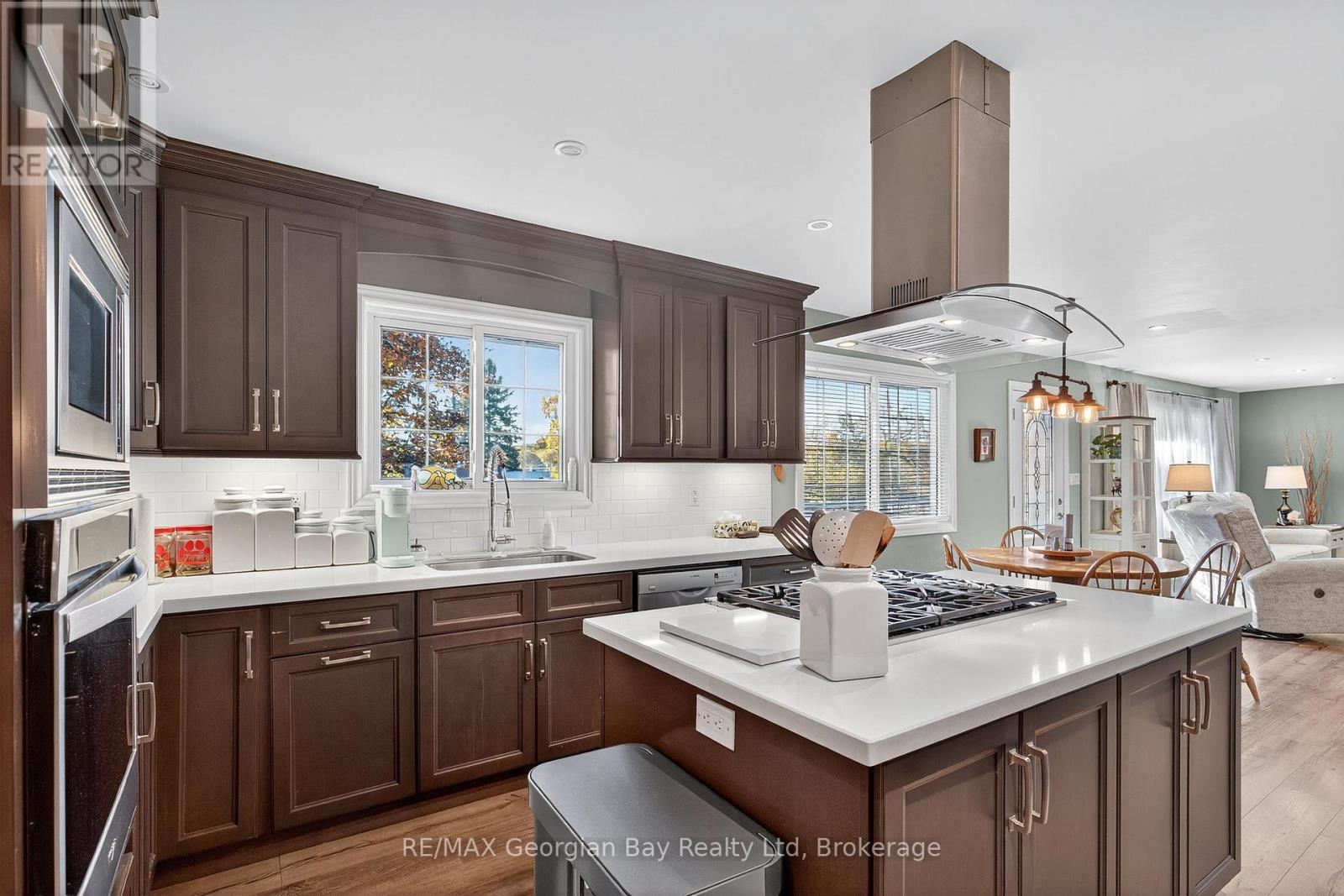 1034 Pine Grove Road, Penetanguishene, Ontario  L9M 2B5 - Photo 9 - S12487432