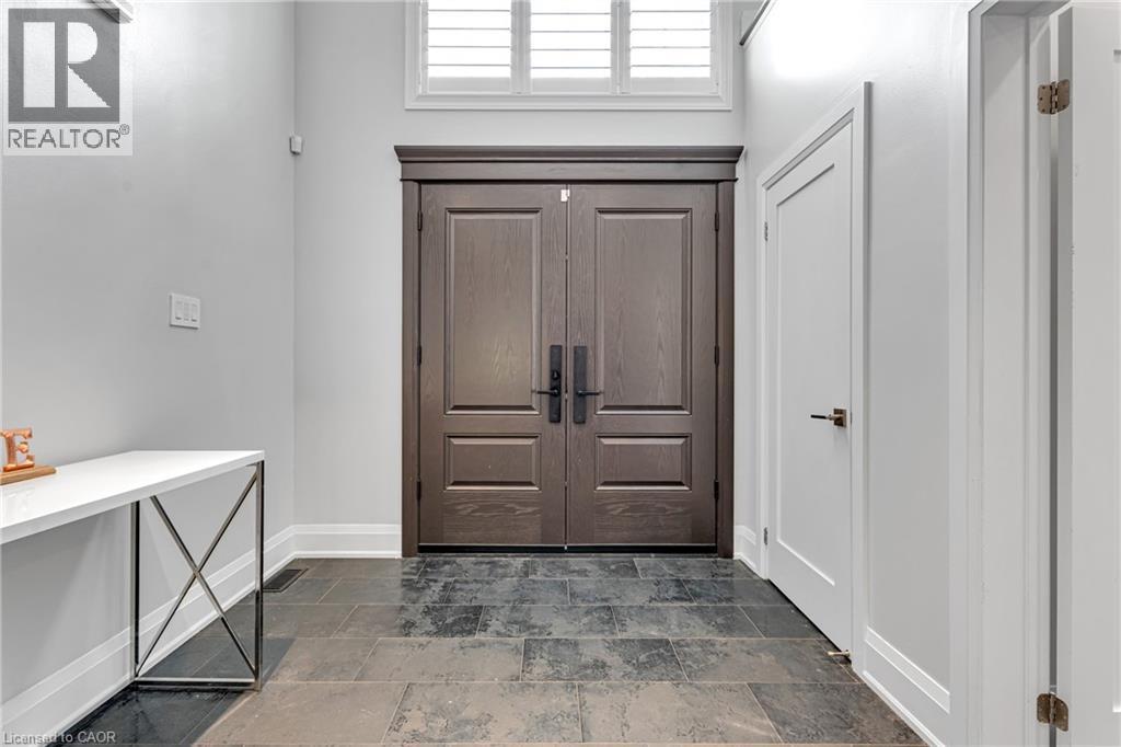 120 Davidson Boulevard, Dundas, Ontario  L9H 7M5 - Photo 4 - 40784318