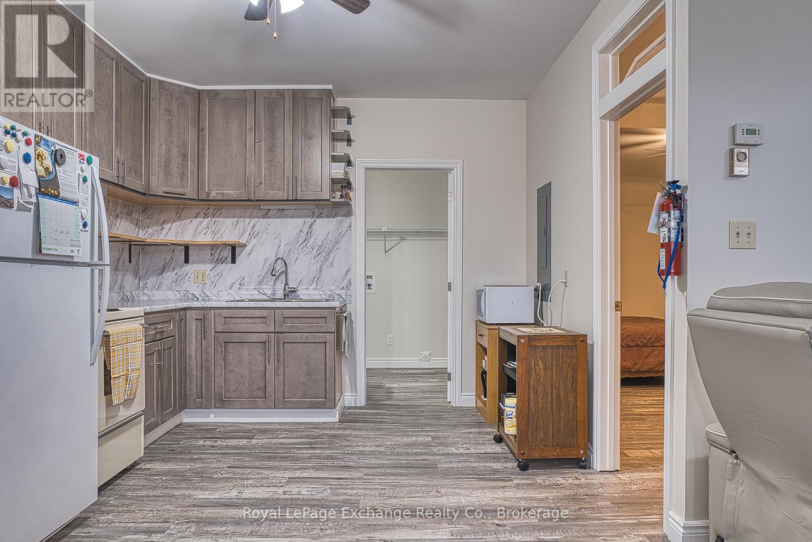 77 Montreal Street, Goderich, Ontario  N7A 2G5 - Photo 17 - X12496154