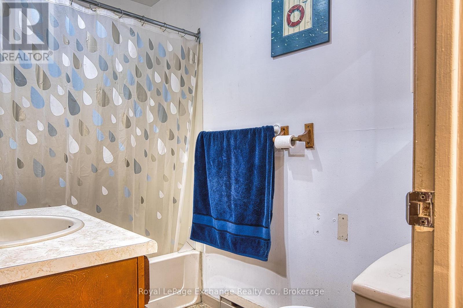 77 Montreal Street, Goderich, Ontario  N7A 2G5 - Photo 22 - X12496154