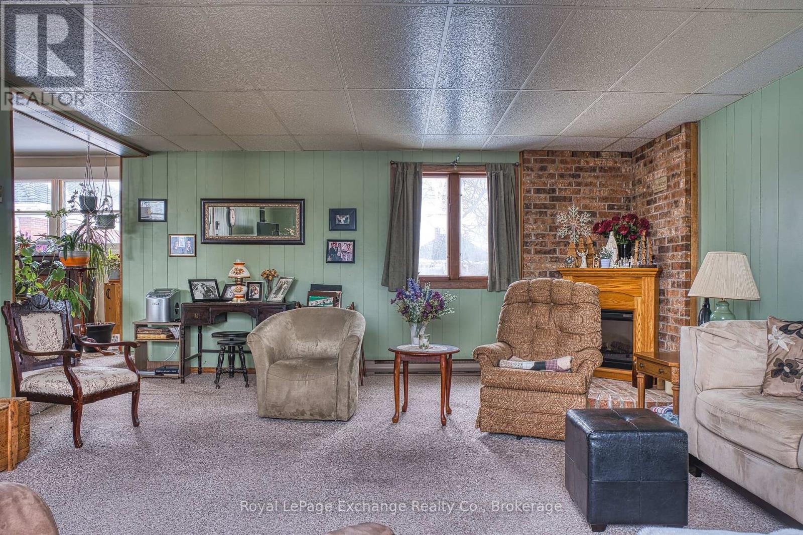 77 Montreal Street, Goderich, Ontario  N7A 2G5 - Photo 37 - X12496154