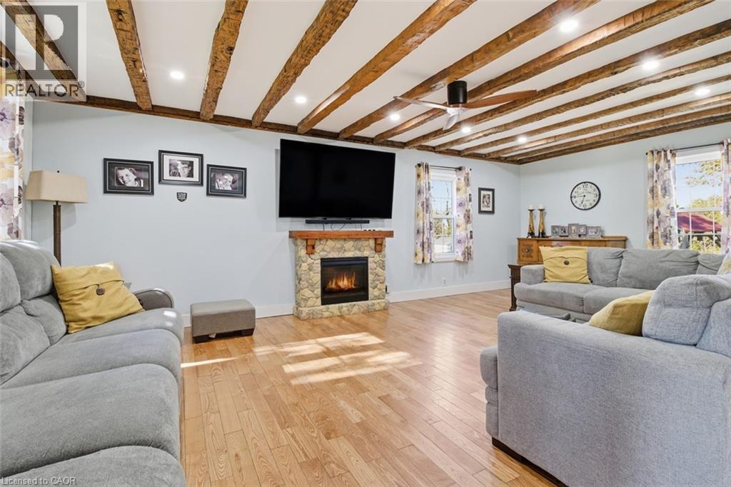 9043 Ridge Road, Niagara Falls, Ontario  L3B 5N7 - Photo 11 - 40784996