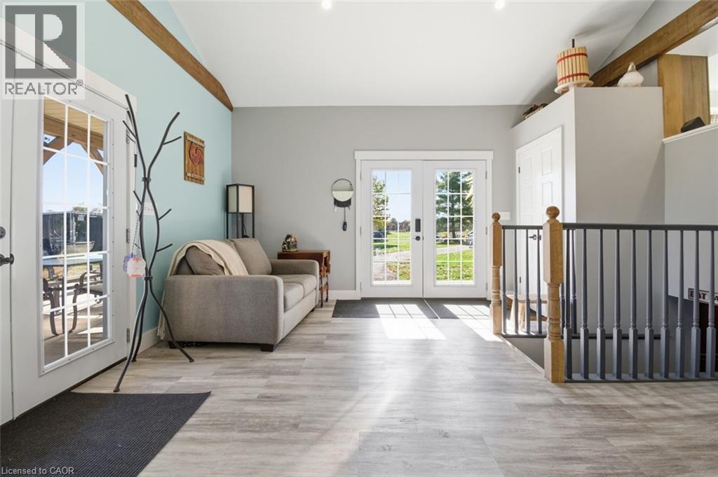 9043 Ridge Road, Niagara Falls, Ontario  L3B 5N7 - Photo 20 - 40784996