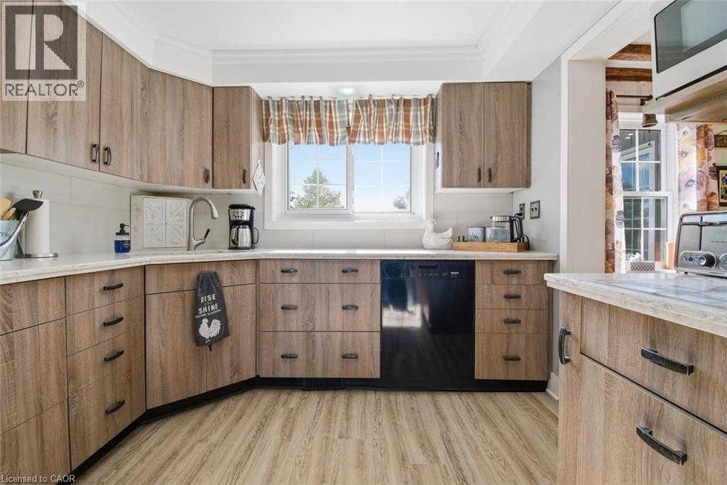 9043 Ridge Road, Niagara Falls, Ontario  L3B 5N7 - Photo 24 - 40784996