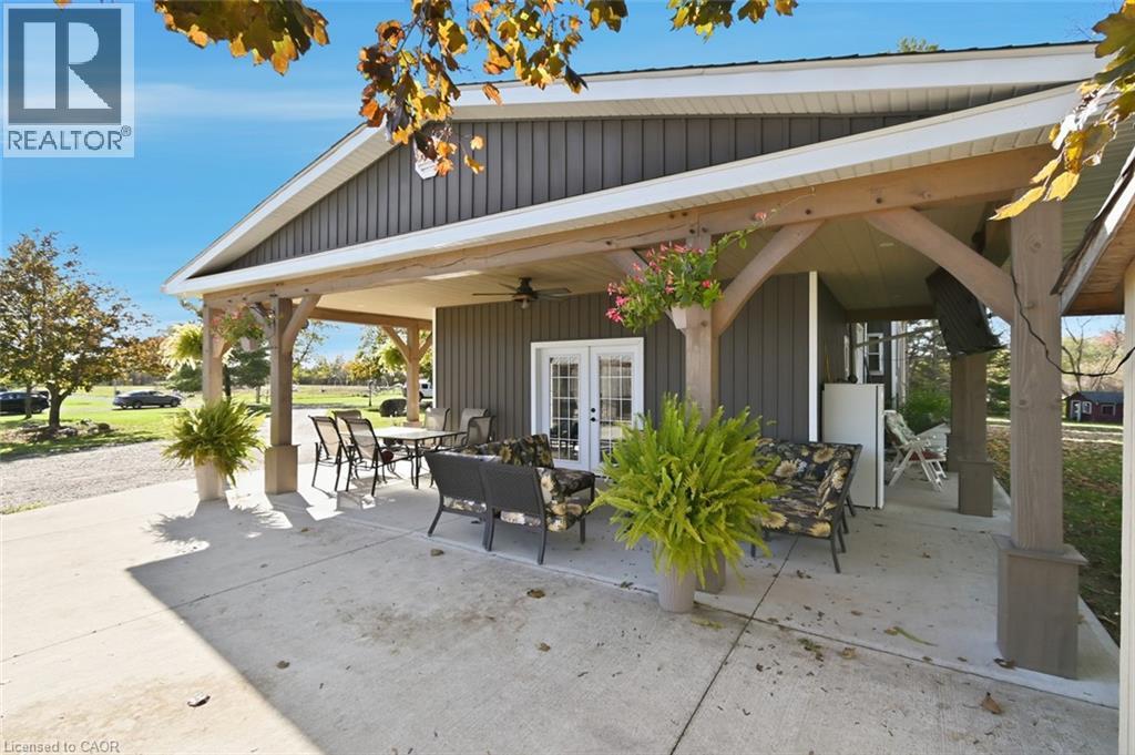 9043 Ridge Road, Niagara Falls, Ontario  L3B 5N7 - Photo 9 - 40784996