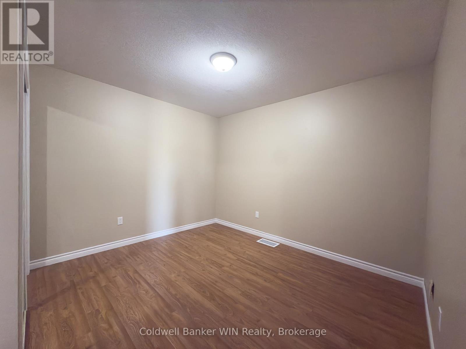 209 - 401 Birmingham Street E, Wellington North, Ontario  N0G 2L2 - Photo 10 - X12508098