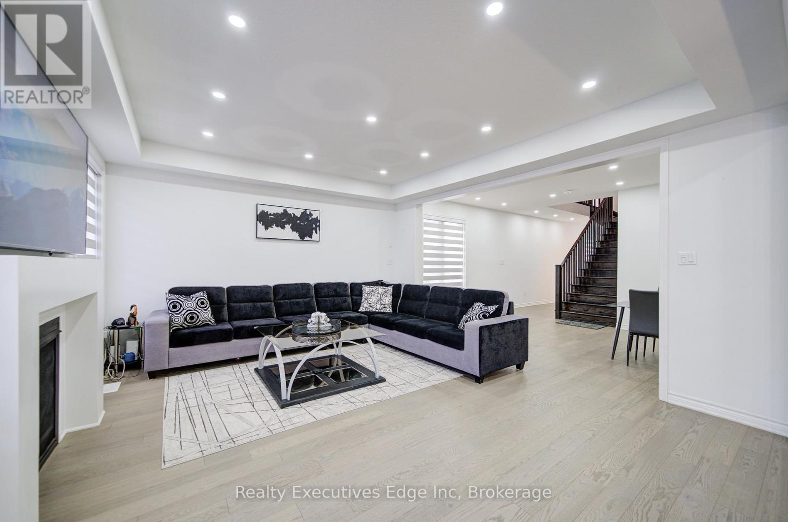 229 Forestwalk Street, Kitchener, Ontario  N2R 0T2 - Photo 14 - X12508360