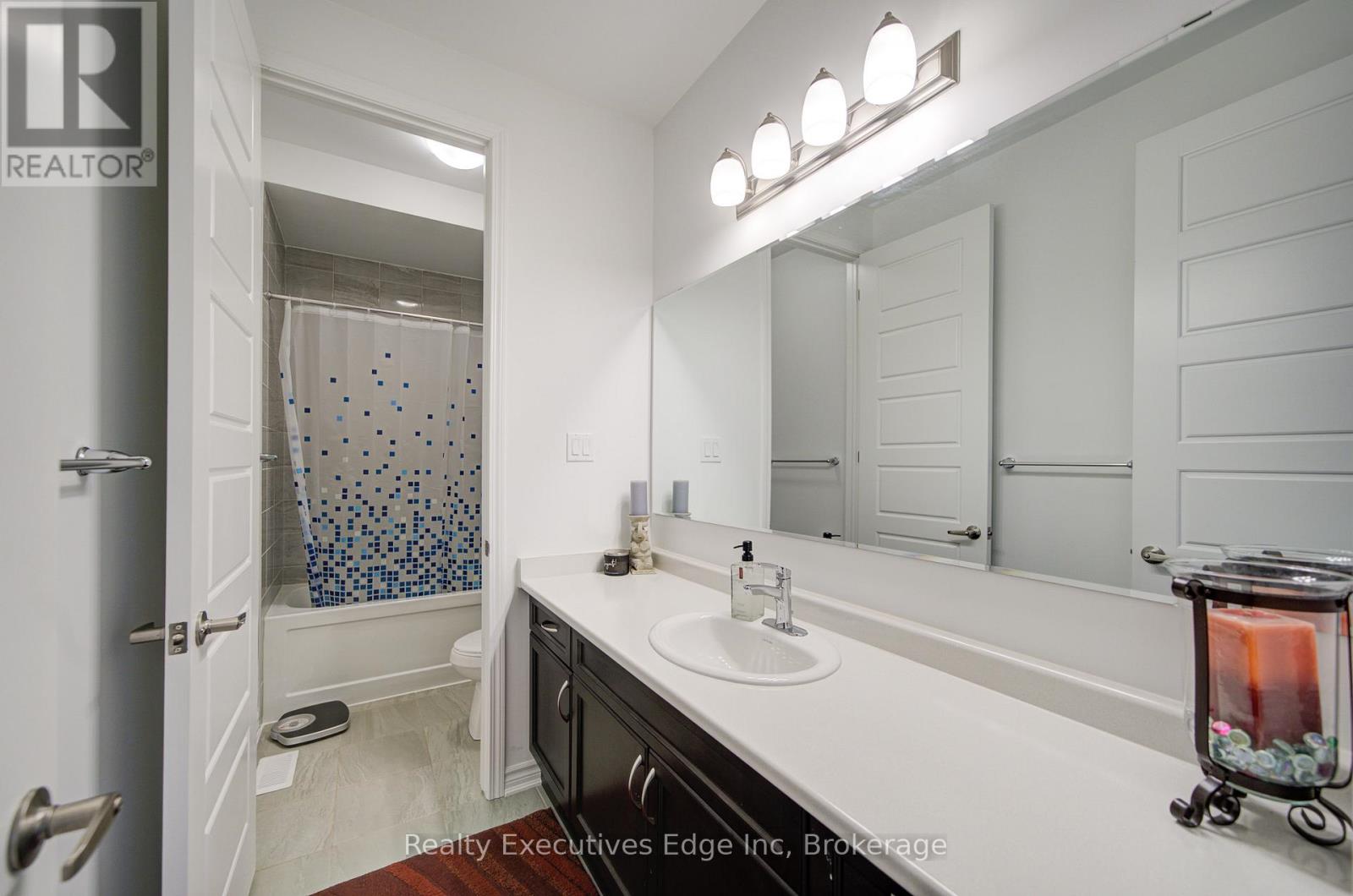 229 Forestwalk Street, Kitchener, Ontario  N2R 0T2 - Photo 21 - X12508360