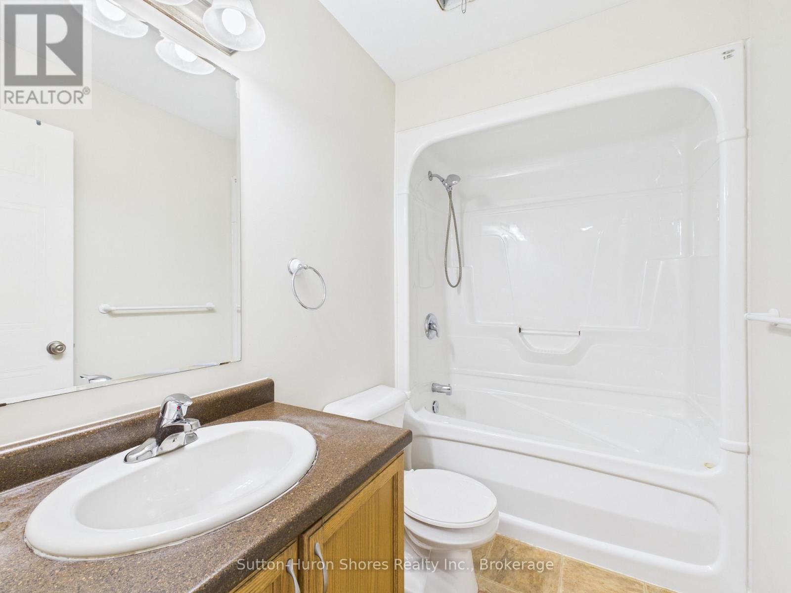 101 - 409 Joseph Street, Saugeen Shores, Ontario  N0H 2C2 - Photo 16 - X12510634