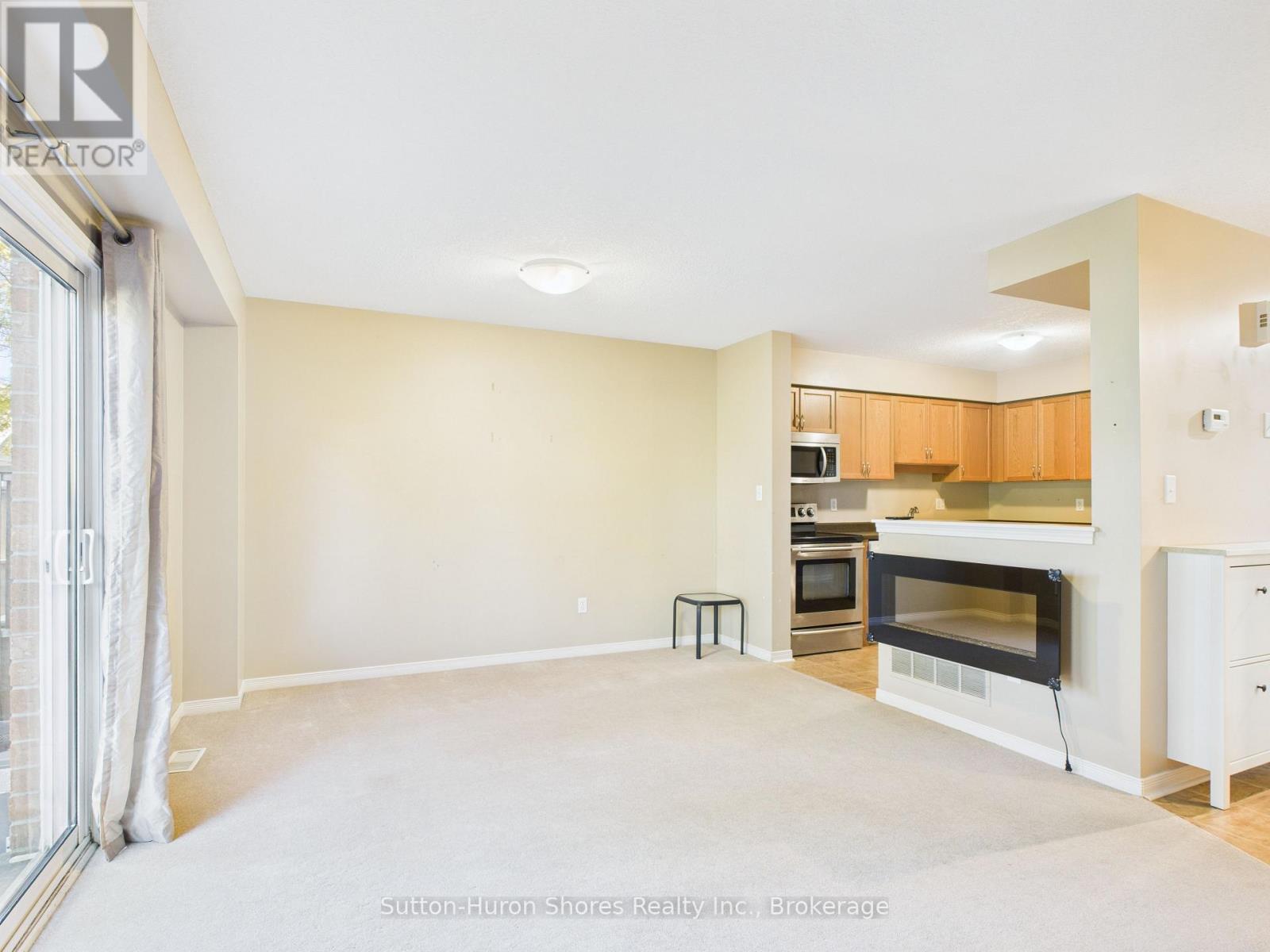 101 - 409 Joseph Street, Saugeen Shores, Ontario  N0H 2C2 - Photo 3 - X12510634