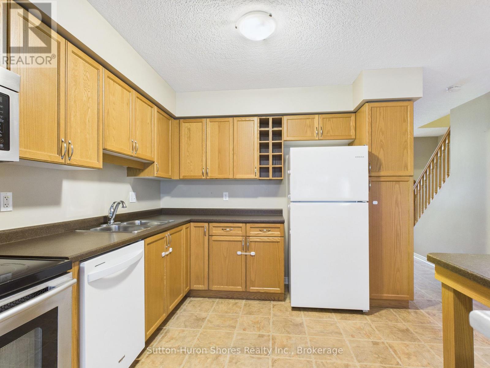 101 - 409 Joseph Street, Saugeen Shores, Ontario  N0H 2C2 - Photo 5 - X12510634