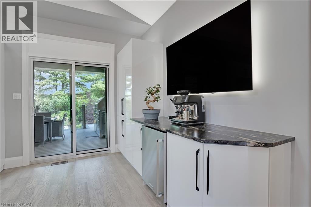 34 Woodcrest Court, Kitchener, Ontario  N2P 2K2 - Photo 5 - 40785788