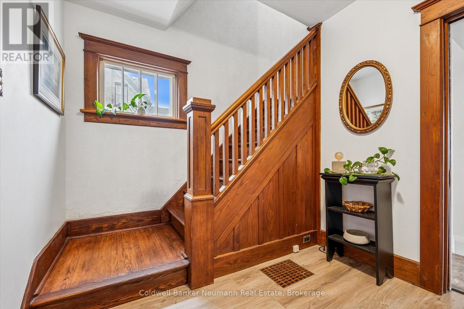 39 Agnes Street, Kitchener, Ontario  N2G 2E9 - Photo 10 - X12511382