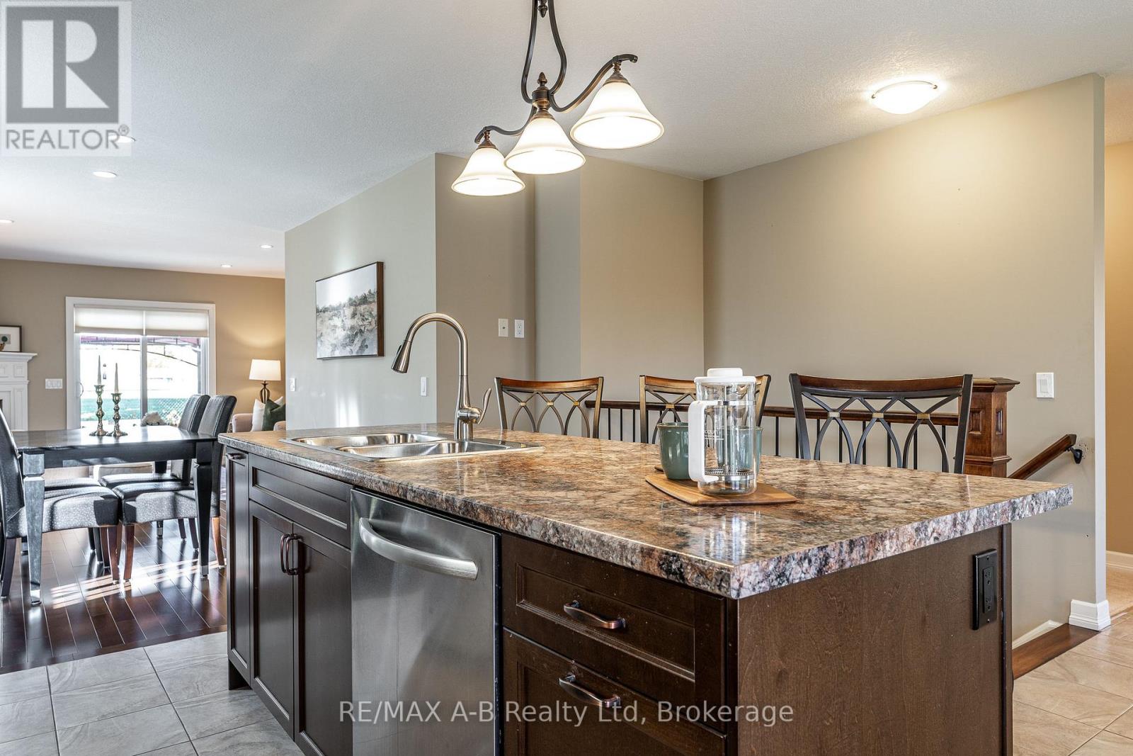 30 Homefield Court, St. Marys, Ontario  N4X 0A4 - Photo 12 - X12511448