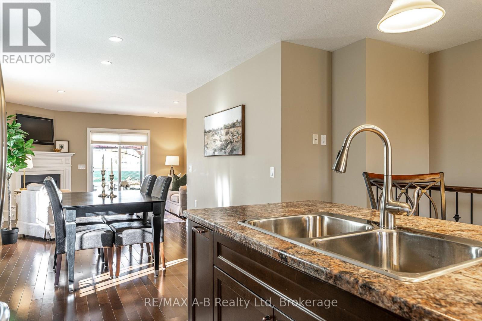 30 Homefield Court, St. Marys, Ontario  N4X 0A4 - Photo 14 - X12511448