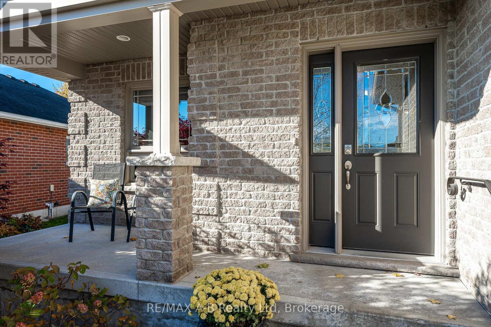 30 Homefield Court, St. Marys, Ontario  N4X 0A4 - Photo 4 - X12511448